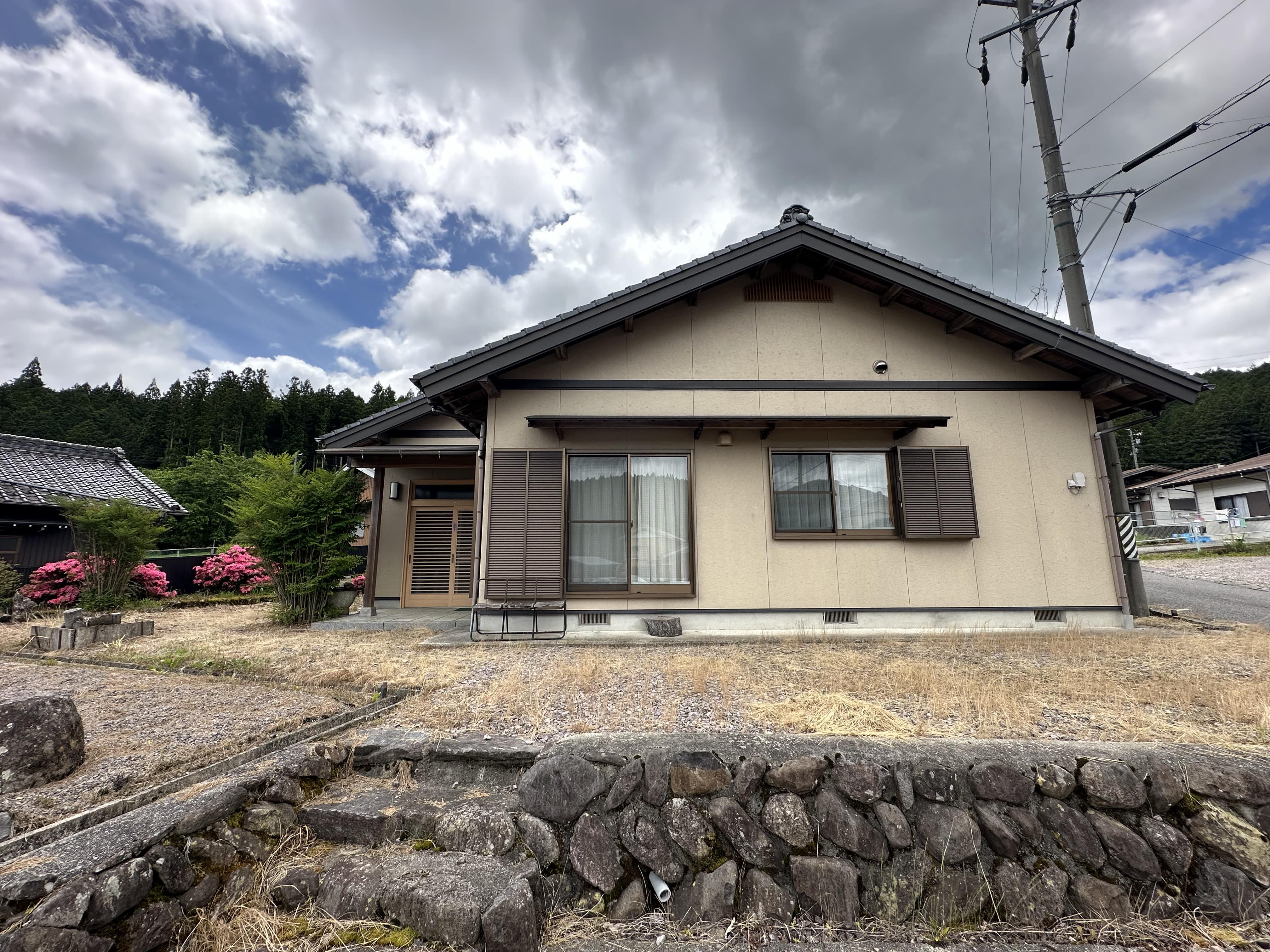 吹き抜け部屋があるコンパクトな物件の写真